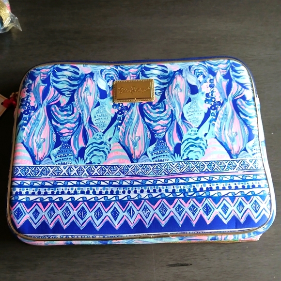 Lilly Pultzier Laptop Holder Up To 13 Inches Nwt - Picture 1 of 2